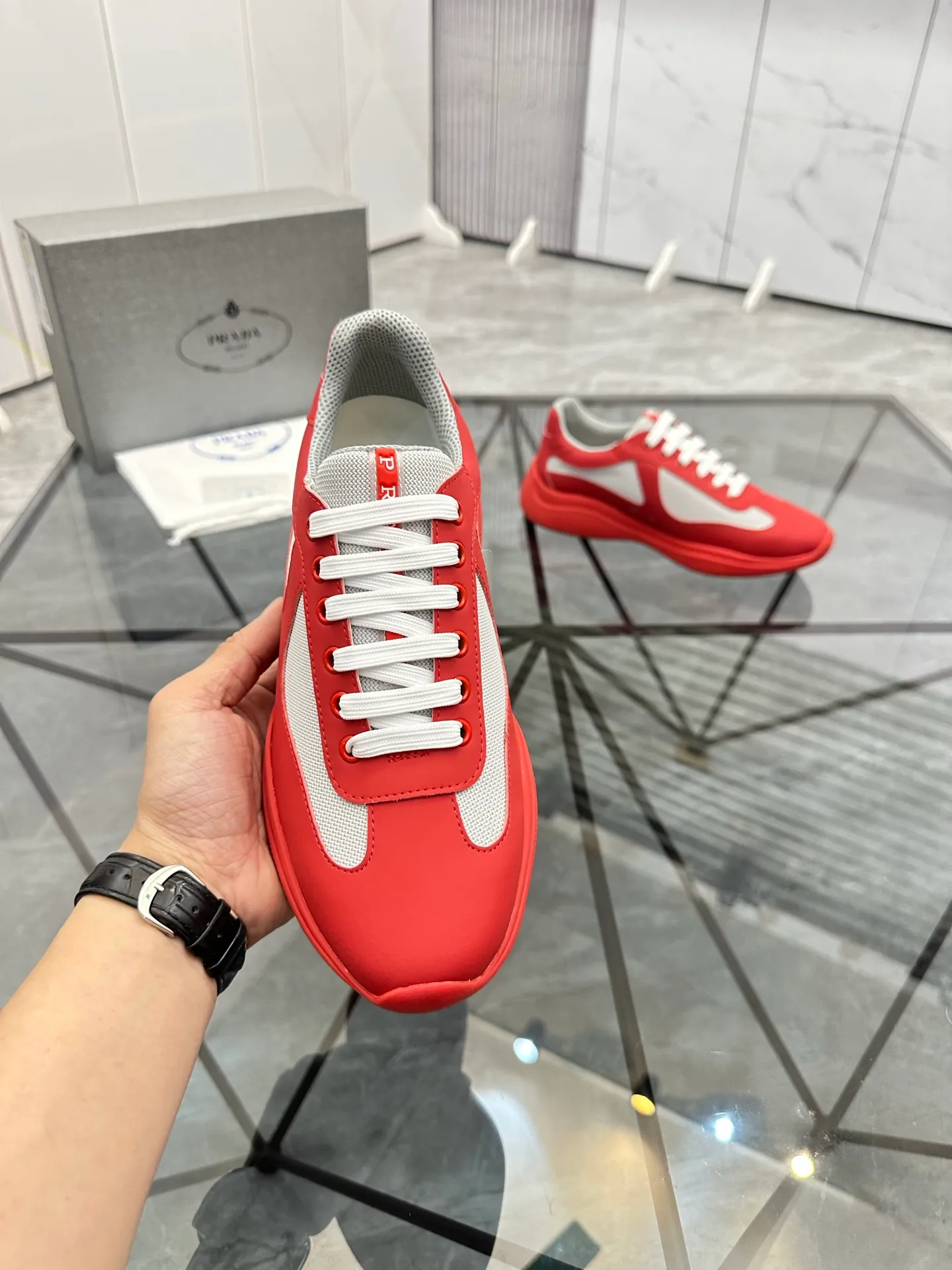 Men's shoes: 💰P360¥ Product trademark: Prada *"Prada*" low-top casual shoes Regular size: 35-47 (can be customized to 48) couple style Product materials: imported silk leather upper, breathable lining, original outsole. Number: 943